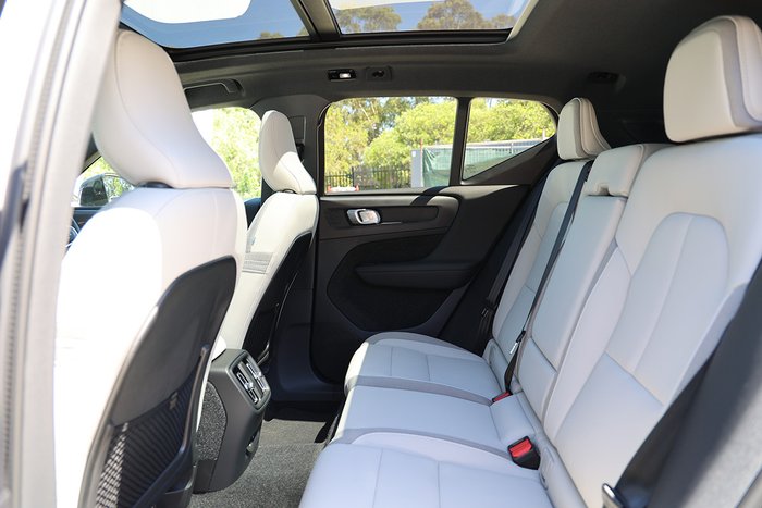 2025 Volvo EX40 Ultra Single Motor Extended Range