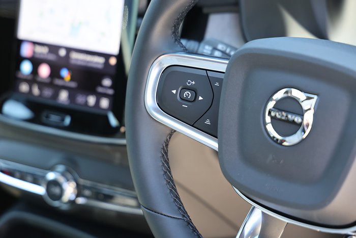 2025 Volvo EX40 Ultra Single Motor Extended Range