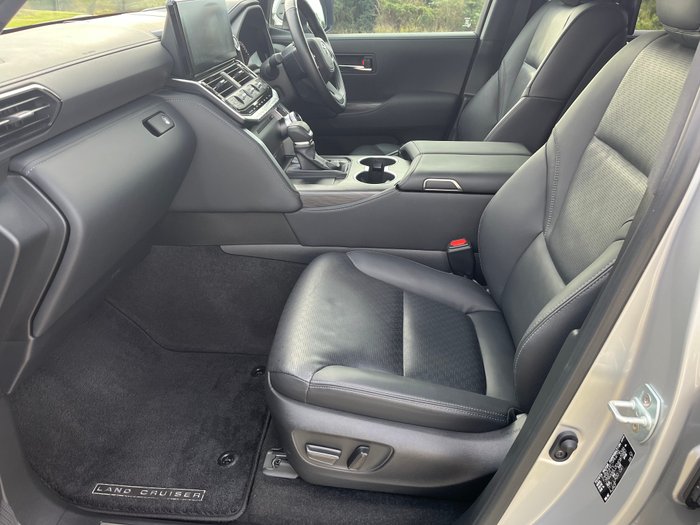 2024 TOYOTA LANDCRUISER LC300 SAHARA ZX (4x4)