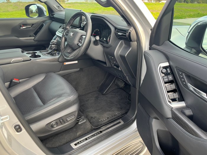 2024 TOYOTA LANDCRUISER LC300 SAHARA ZX (4x4)