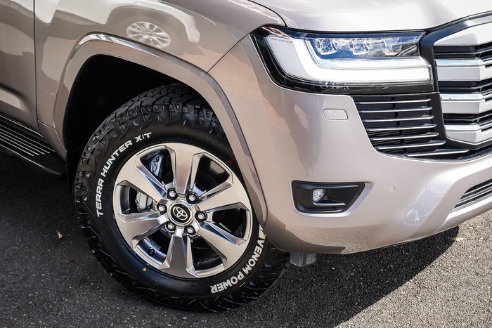 2023 Toyota LANDCRUISER VX