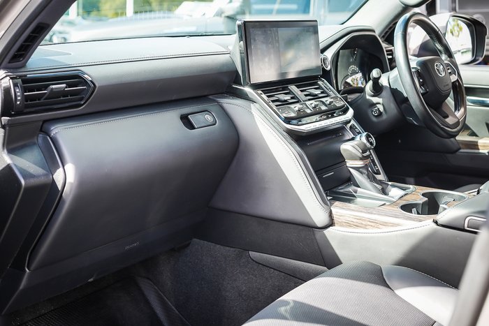 2023 Toyota LANDCRUISER VX
