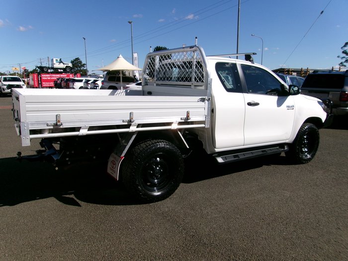 2021 Toyota Hilux 4x4 Hilux 4x4 SR 2.8L T Diesel Automatic Extra Cab C/C 2L68990 001