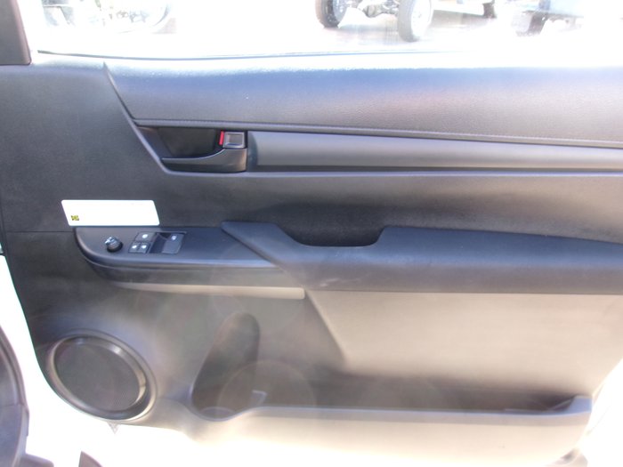 2021 Toyota Hilux 4x4 Hilux 4x4 SR 2.8L T Diesel Automatic Extra Cab C/C 2L68990 001