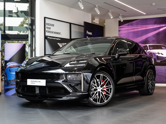 2024 Porsche Macan Turbo