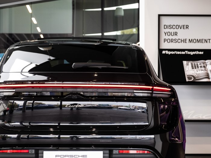 2024 Porsche Macan Turbo