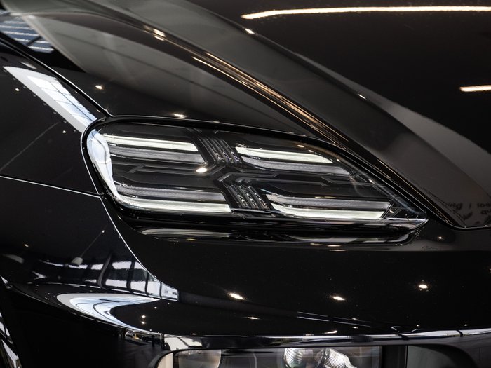 2024 Porsche Macan Turbo