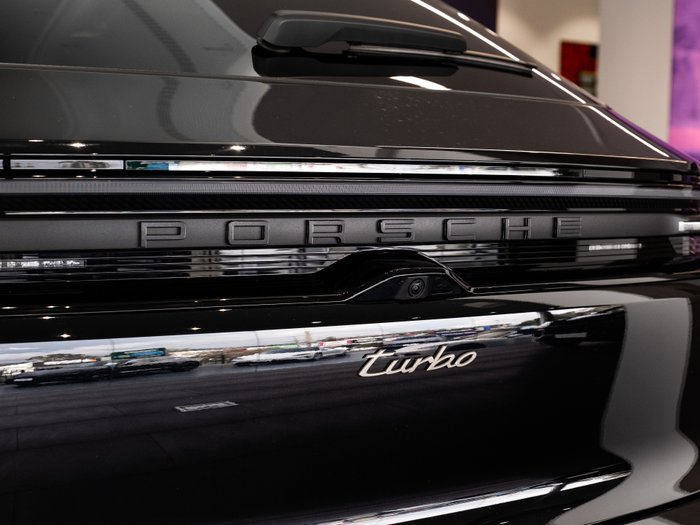 2024 Porsche Macan Turbo