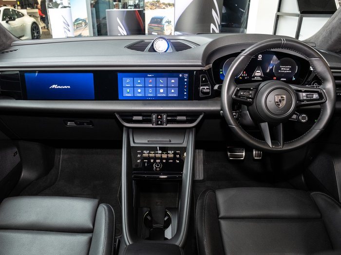 2024 Porsche Macan Turbo