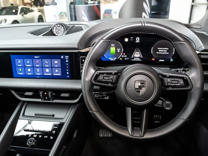 2024 Porsche Macan Turbo