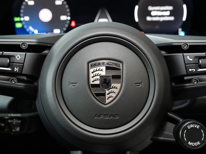 2024 Porsche Macan Turbo