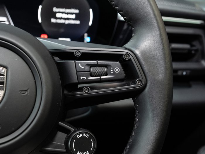 2024 Porsche Macan Turbo