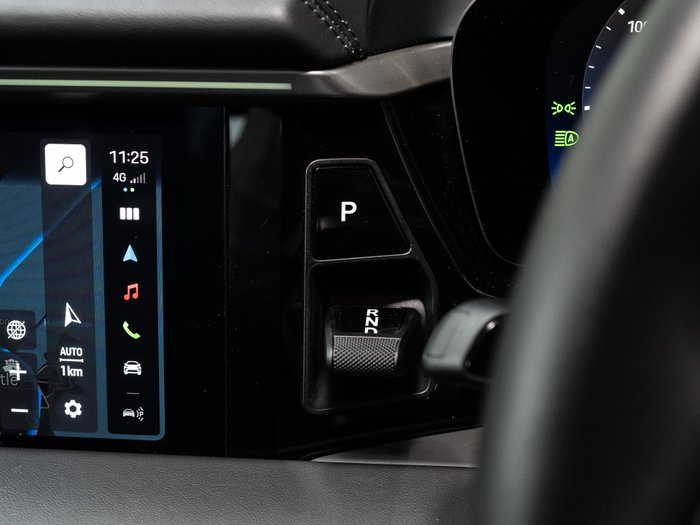 2024 Porsche Macan Turbo