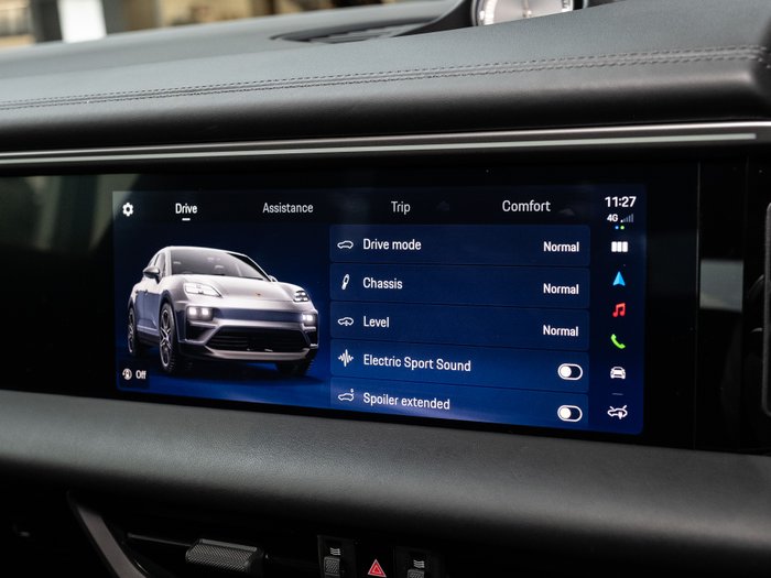 2024 Porsche Macan Turbo