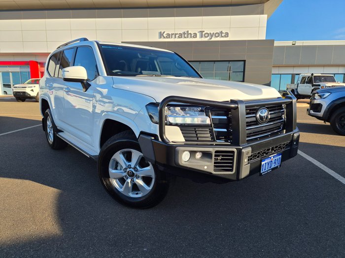2024 Toyota LANDCRUISER GXL White