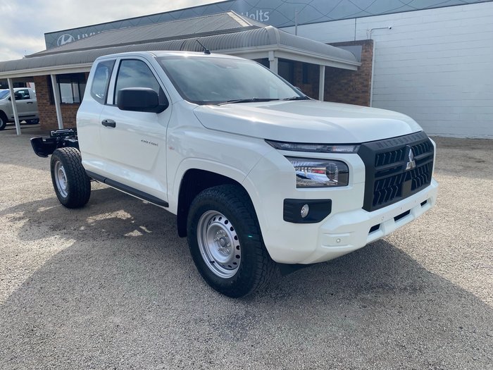 2025 MITSUBISHI Triton GLX