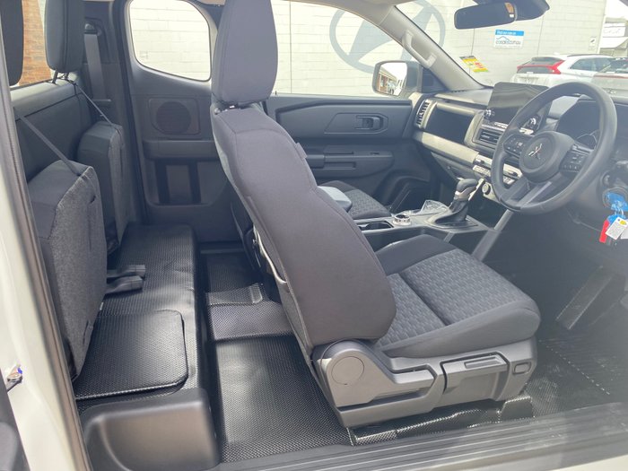 2025 MITSUBISHI Triton GLX