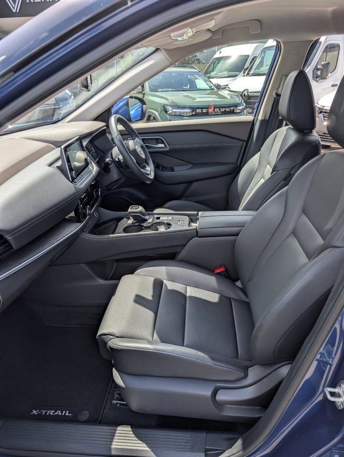 2024 NISSAN X-TRAIL ST-L