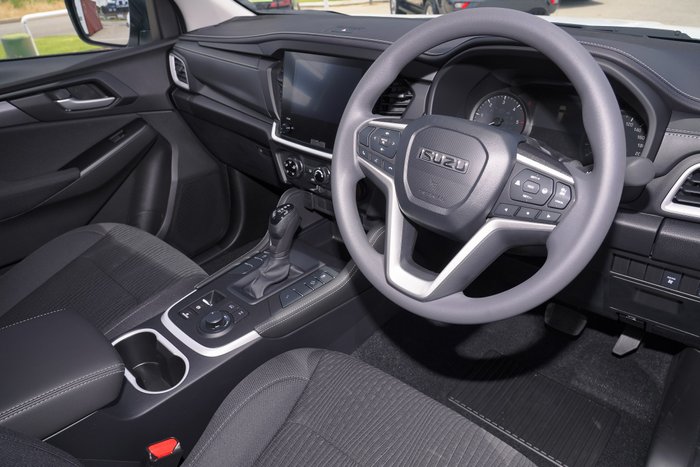 2025 Isuzu MU-X LS-M