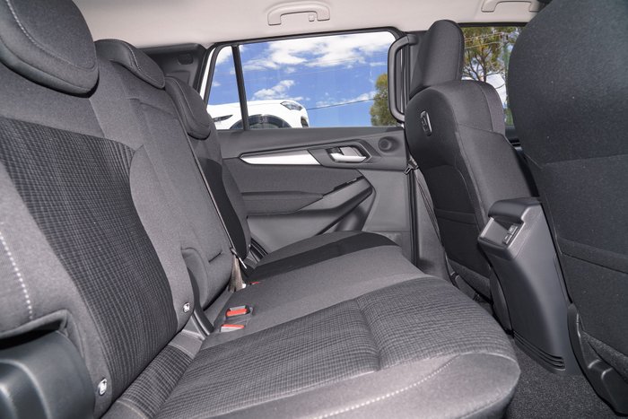 2025 Isuzu MU-X LS-M