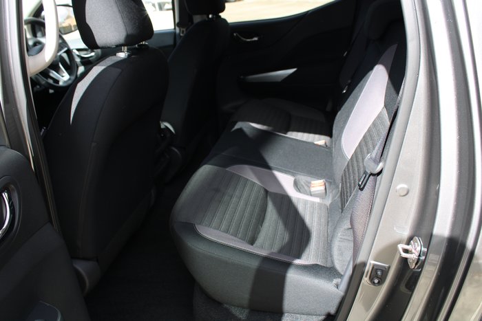 2024 Nissan Navara Black Edition