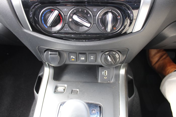 2024 Nissan Navara Black Edition