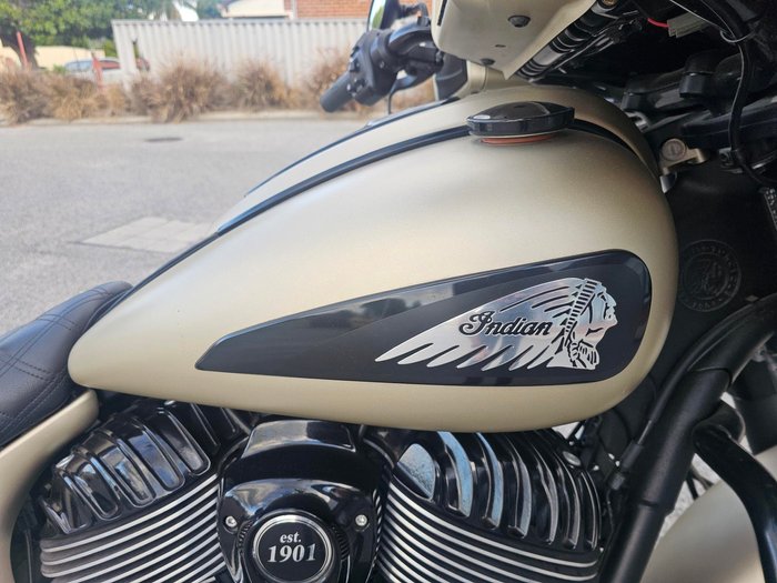 2022 Indian Chieftain Dark Horse Gold