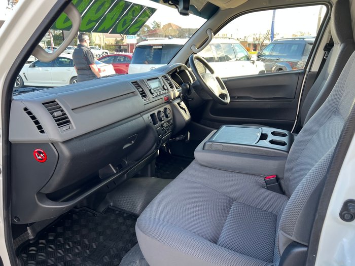 2013 TOYOTA HIACE CAMPER VAN