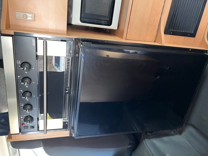 2013 TOYOTA HIACE CAMPER VAN