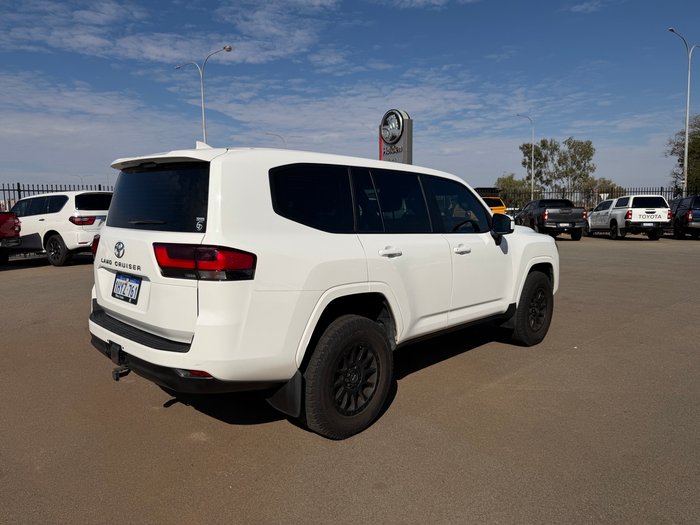 2023 Toyota LANDCRUISER GX White