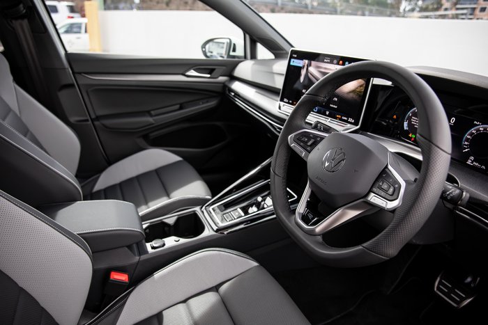 2025 Volkswagen Golf 110TSI R-Line