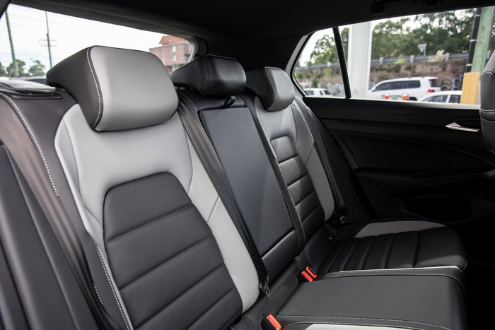 2025 Volkswagen Golf 110TSI R-Line