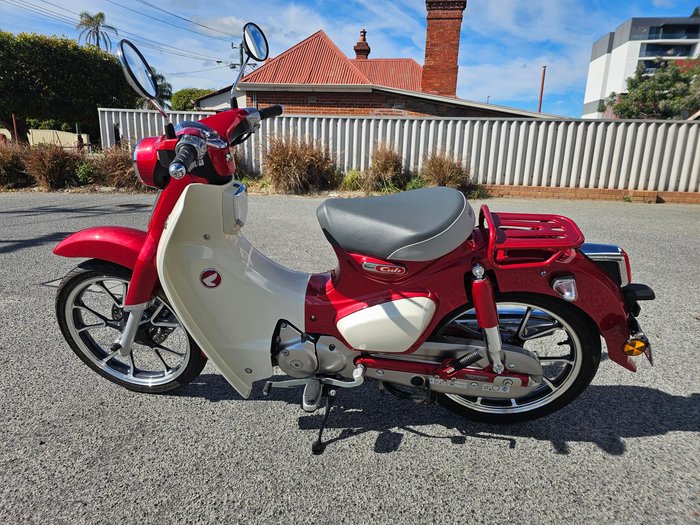 2020 Honda  C125 Supercub Red