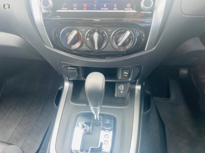 2023 Nissan Navara ST