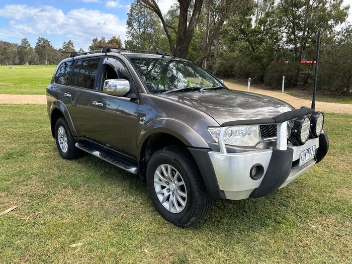 2011 Mitsubishi Challenger