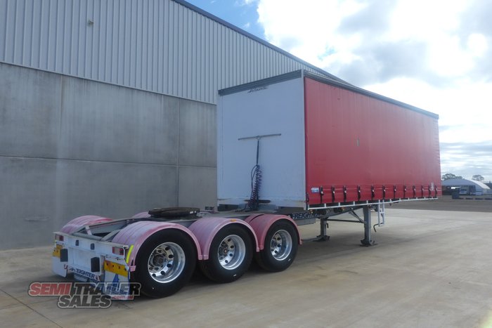 2011 Maxitrans 12 Pallet Curtainsider A Trailer