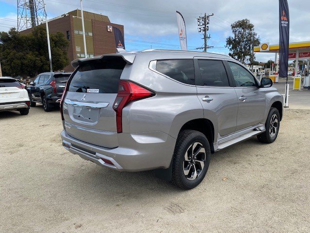 2024 MITSUBISHI Pajero Sport GLS