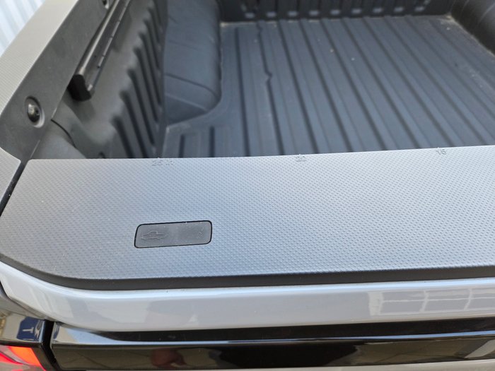 2025 LDV Terron 9 Evolve GREY