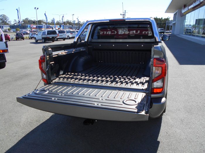 2025 Nissan Navara ST-X