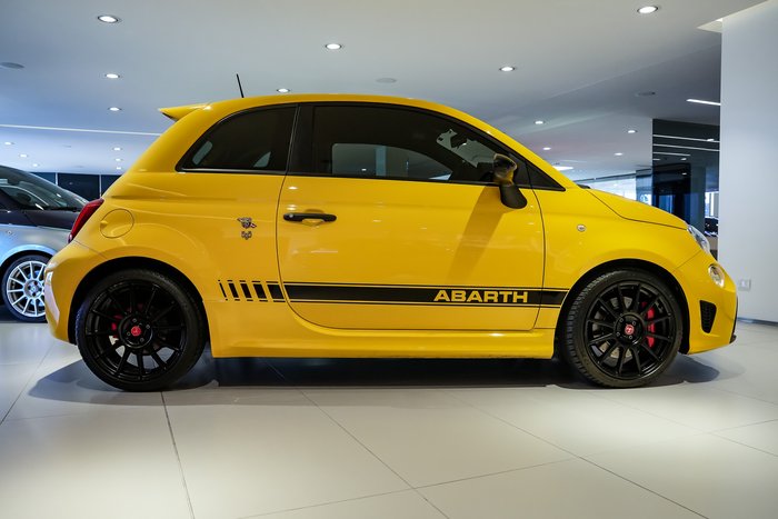 2021 Abarth 595 Competizione