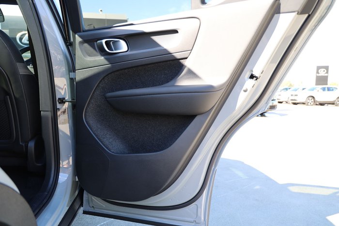 2026 Volvo EX40 Ultra Twin Motor Performance