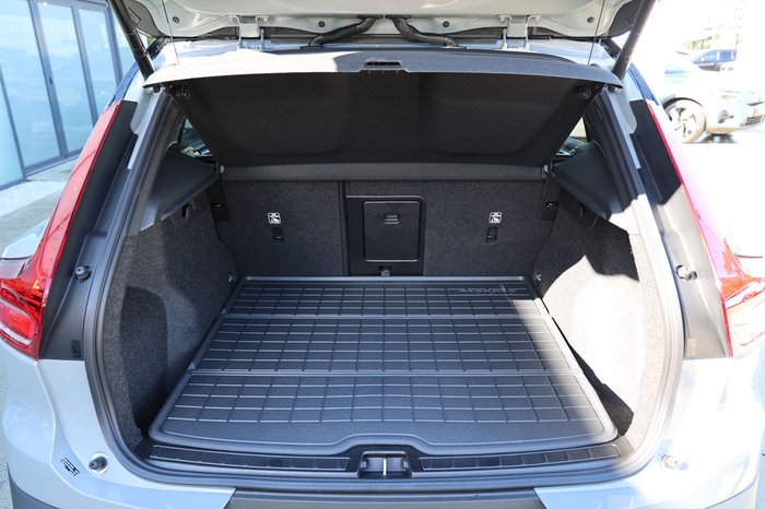2026 Volvo EX40 Ultra Twin Motor Performance