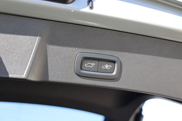 2026 Volvo EX40 Ultra Twin Motor Performance