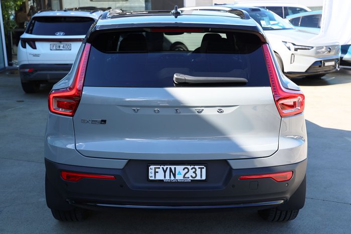 2026 Volvo EX40 Ultra Twin Motor Performance