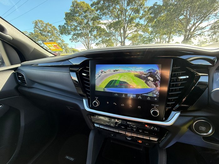 2026 Isuzu MU-X LS-T