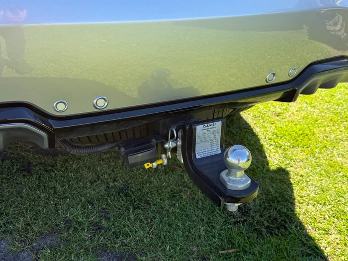 2026 Isuzu MU-X LS-T