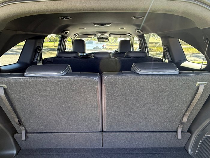 2026 Isuzu MU-X LS-T