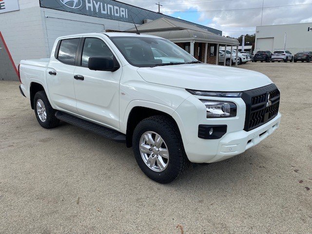 2024 MITSUBISHI Triton GLX+