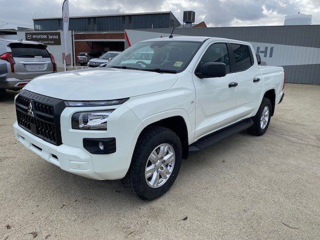 2024 MITSUBISHI Triton GLX+