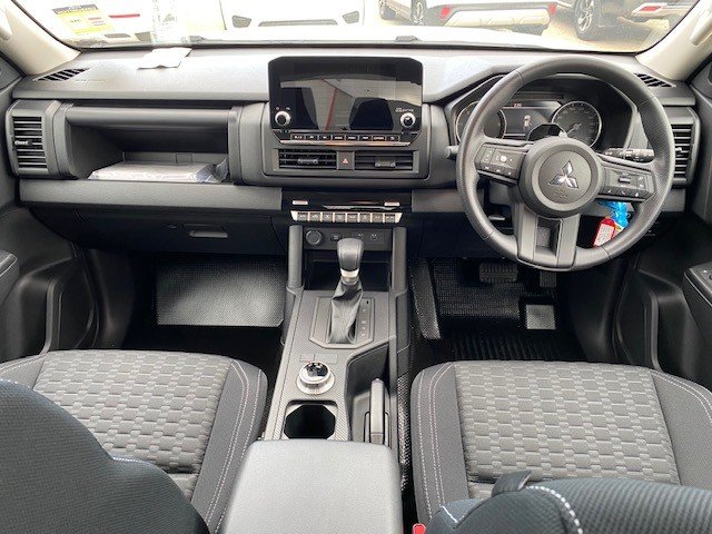 2024 MITSUBISHI Triton GLX+